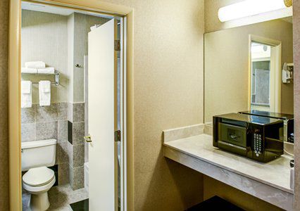 Quality & - I-40 Hotel 3*