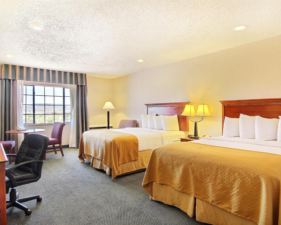 Quality & - I-40 Hotel 3*