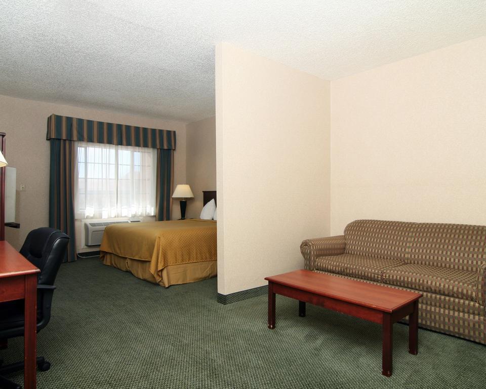 Quality & - I-40 Hotel Grants