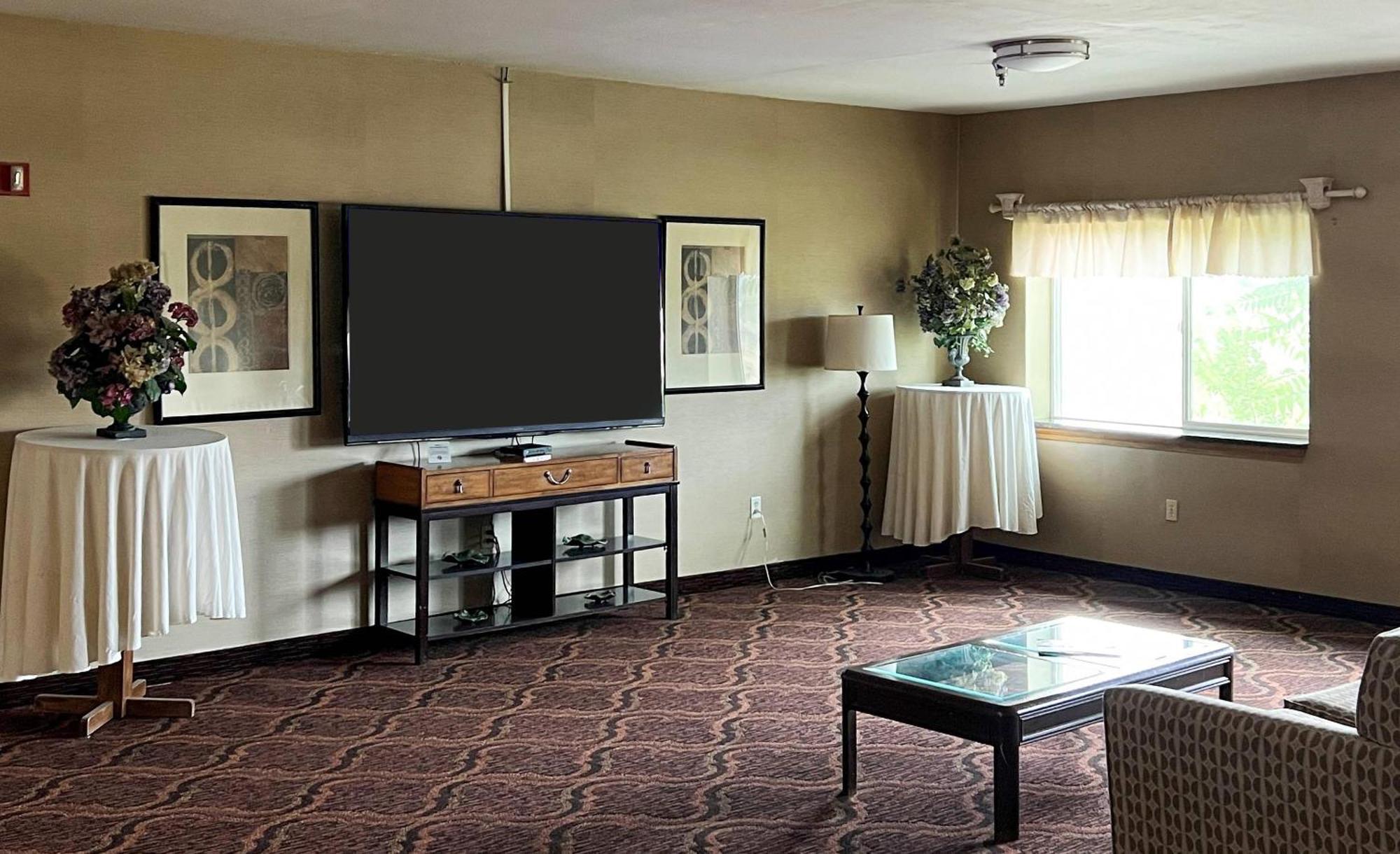 Hotel Quality & - I-40