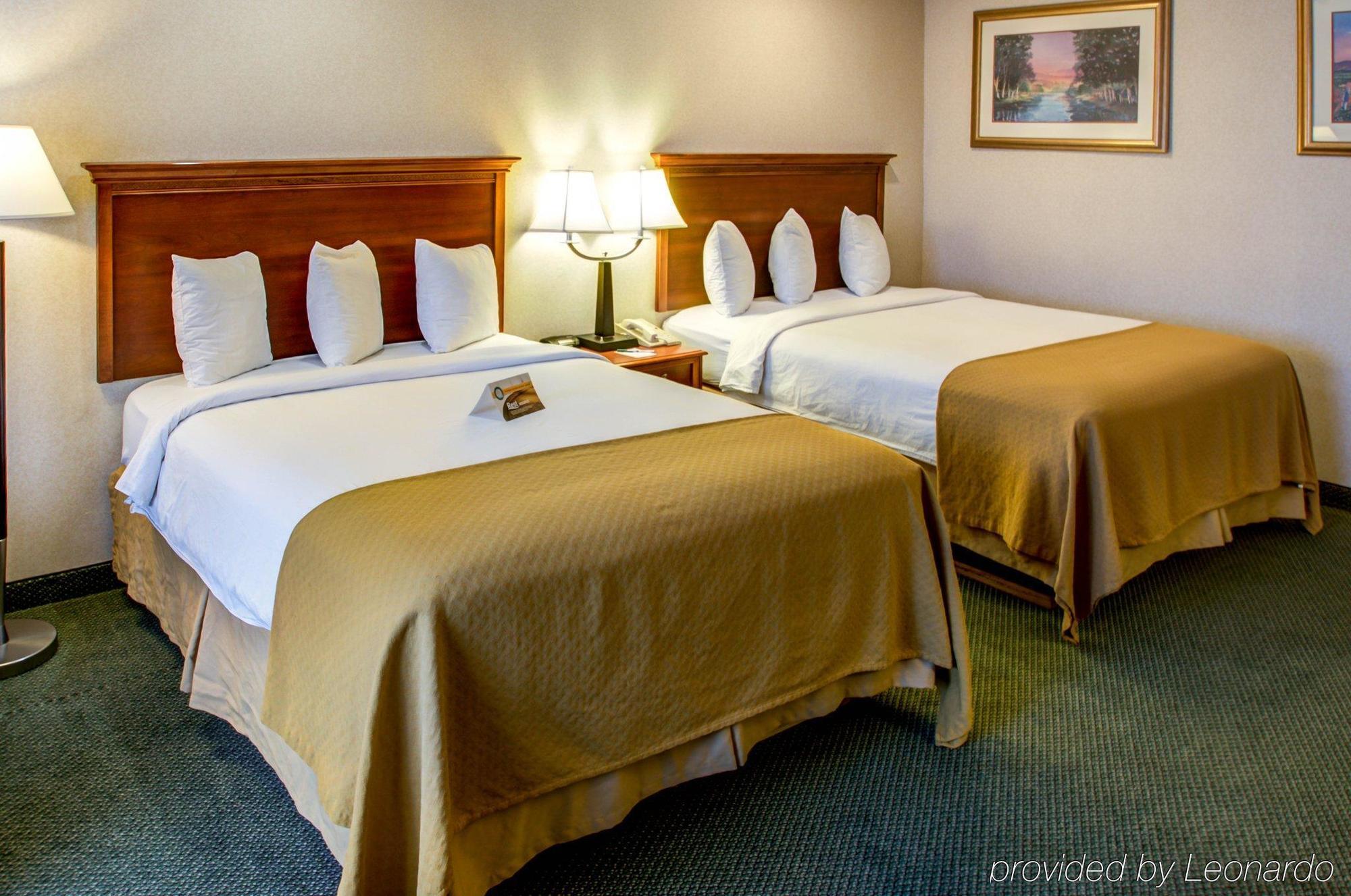 Hotel Quality & - I-40